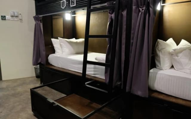 Sleep Here Hostel - photo 2