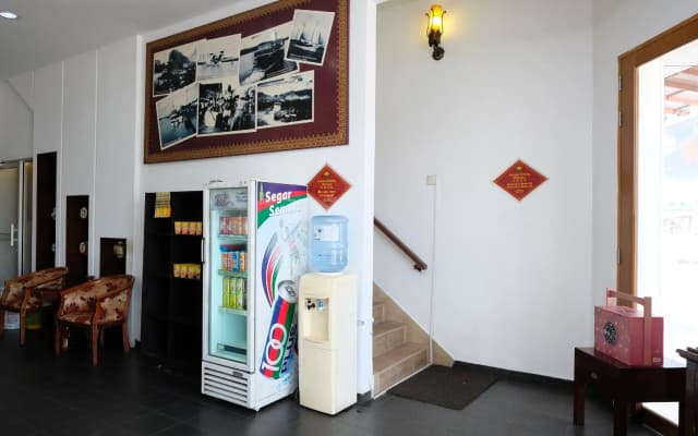 OYO 619 Grand City Hotel 2 - photo 5