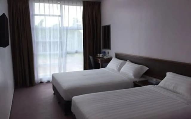 ID Hotel Yayasan - photo 3