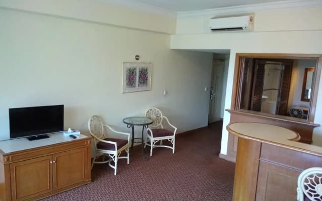Everly Serviced Apartment - photo 2