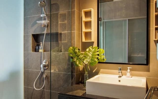 Dashing 1BR Next To Surian MRT - photo 5