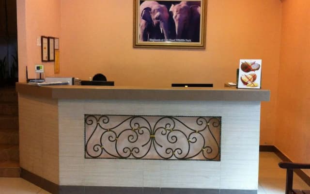 Seri Borneo Hotel - photo 2