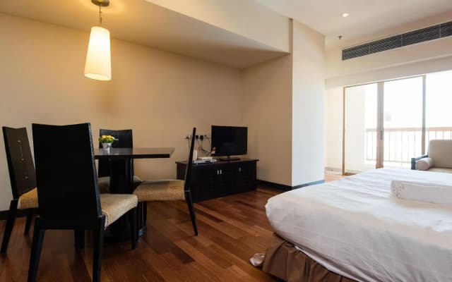 W Studio Resort Suites at Pyramid Tower - photo 4