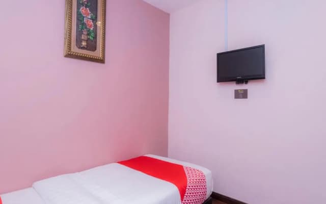 OYO 44026 98 Hotel - photo 3