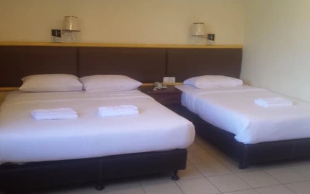 OYO 90104 Lady Anne Hotel - photo 5