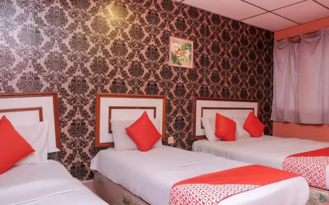 OYO 90167 Hotel Tiara - photo 4