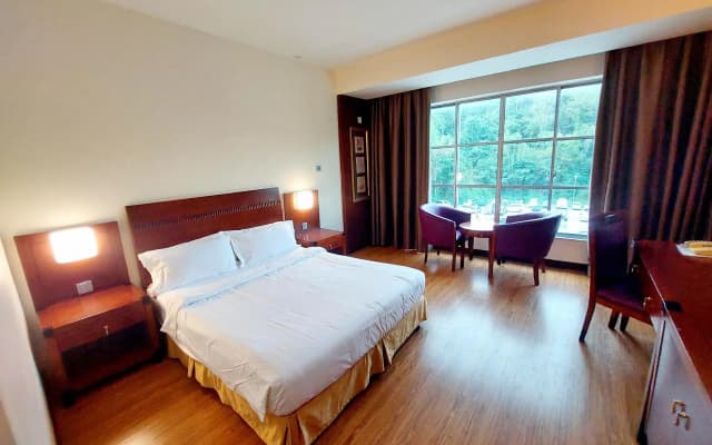 Celyn Hotel City Mall - photo 4
