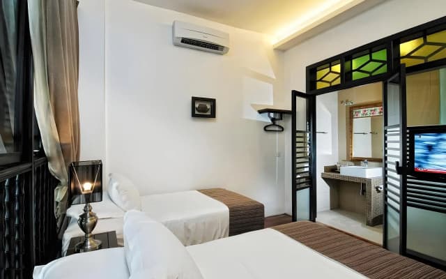 Courtyard At Heeren Boutique Hotel - photo 5