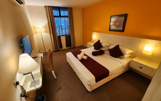 Grand Puteri Hotel - photo 4