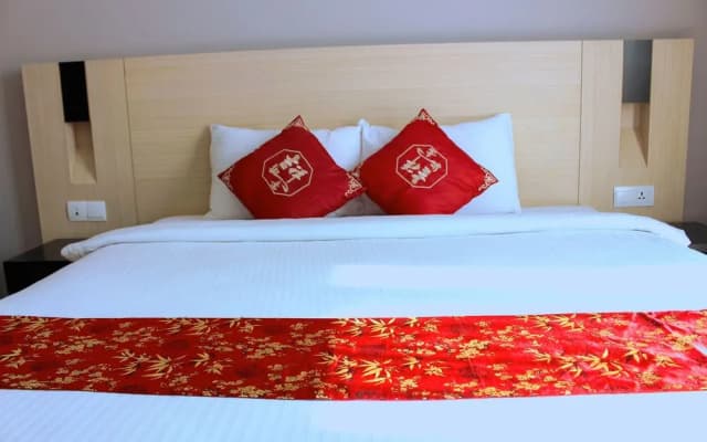 The Manor Luxury Suites & Apartments - photo 3
