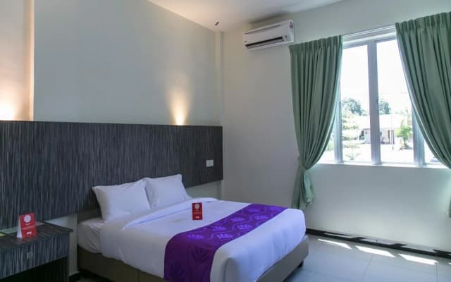 OYO Premium Jalan Pantai Tengah - photo 5