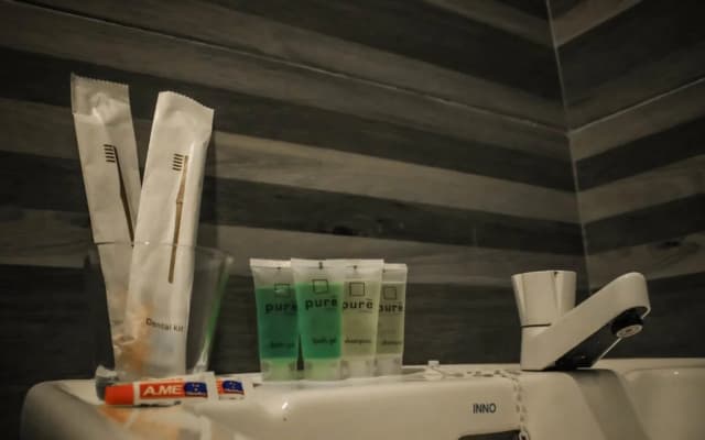 UR Hotel - photo 5