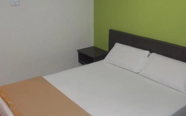 Newtown Star Hotel - photo 4