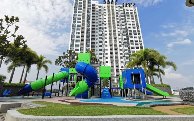 0803 Family Suites Bukit Indah TVbox Wifi Games Toy - photo 3
