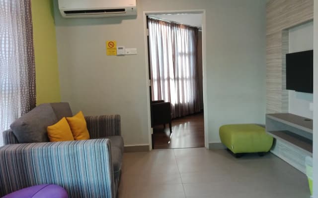 Lemon8 Hotel Apartment - photo 4