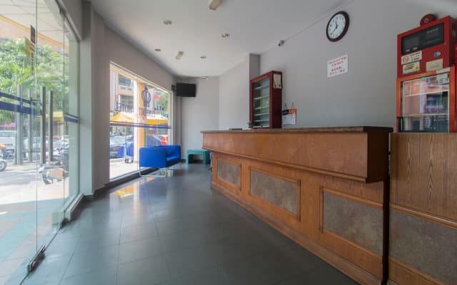 Super OYO 828 Comfort Hotel Shah Alam - photo 2