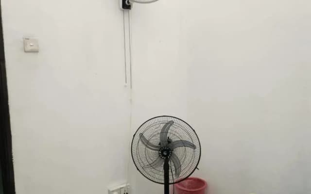 COZY HOME KLIA SEPANG with Aircond and Free Wi-Fi - photo 3