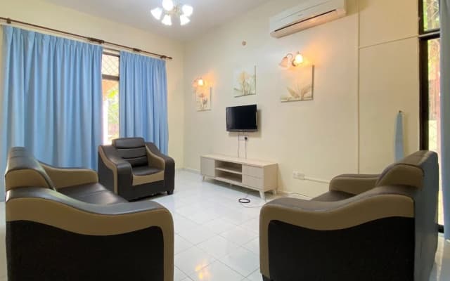 OYO 90199 Homely&cozy House - photo 4