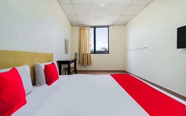 CP Hotel by OYO Rooms - photo 4