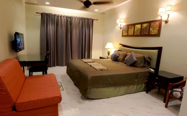 The Manor Beach Resort - photo 3