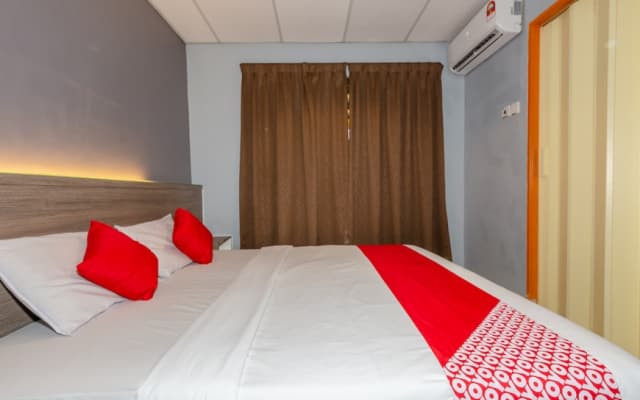 OYO 91258 Qish Hotel Banda Kaba - photo 3