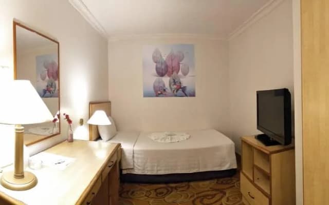 The Orchid Hotel - photo 2