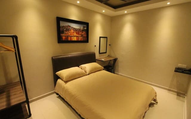 Ian's 5th Home - photo 4