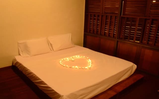 Hotel Ceylon - photo 2