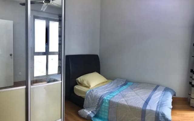 One South Garden Apartment - photo 4