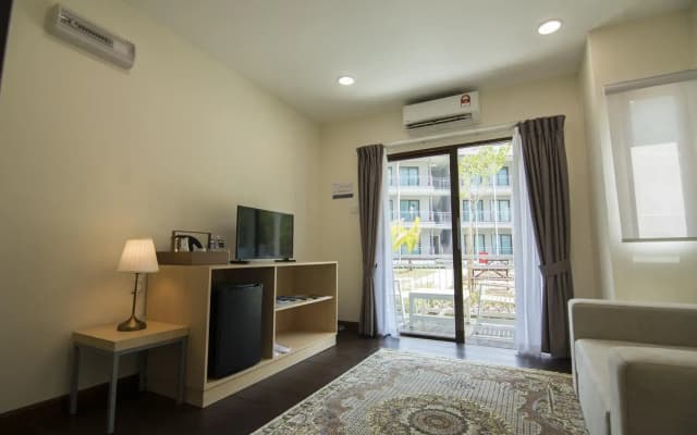 Royale Chulan Cherating Chalet - photo 4