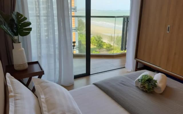 OmbakTimurbay Seafront Residence - photo 5