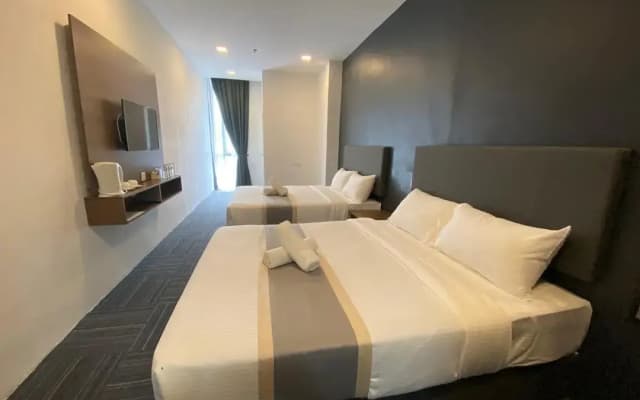 WE Hotel - photo 5