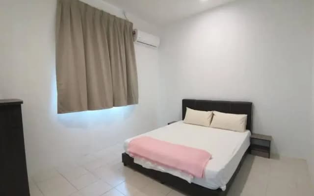 MODERN , SPACIOUS GAMBANG UMP 18 Guest House - photo 3
