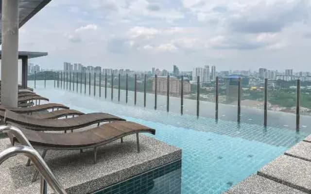 Relax in a Modern Studio w City View + Pool Access - photo 5