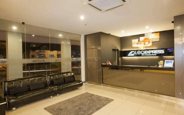 Leo Express Hotel - photo 2