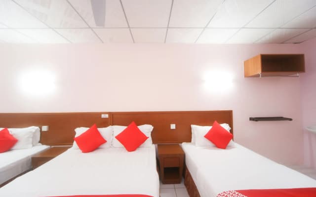 OYO 738 Hotel 81 - photo 2