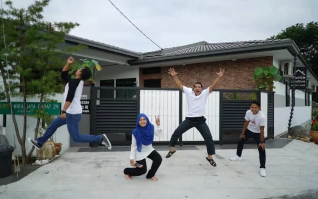 Just Austin Guesthouse - photo 3