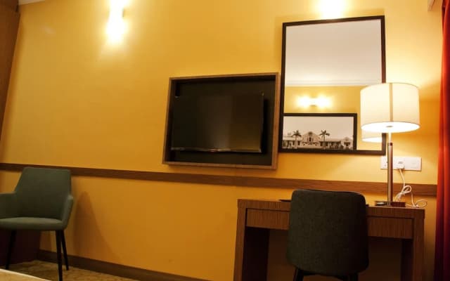Meranti Park Suites - photo 3