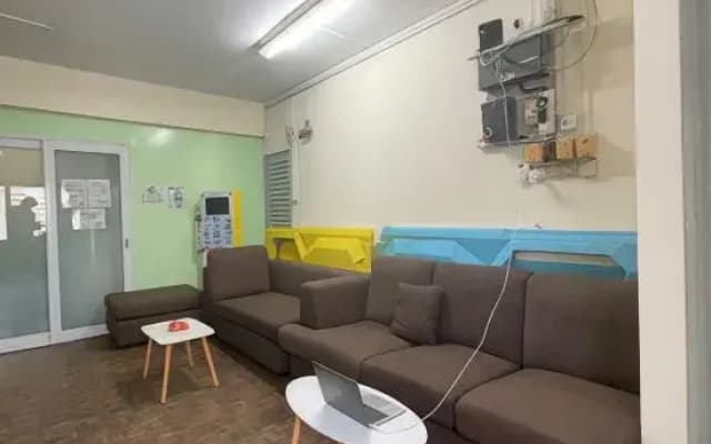 Pelangi Capsule Hostel - photo 4