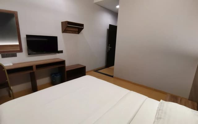 Lumut Hotel by OYO Rooms - photo 3