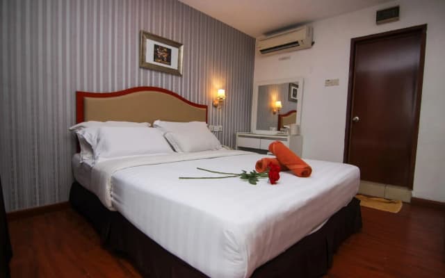 Hotel Zamburger Taman Nusa Bestari - photo 5