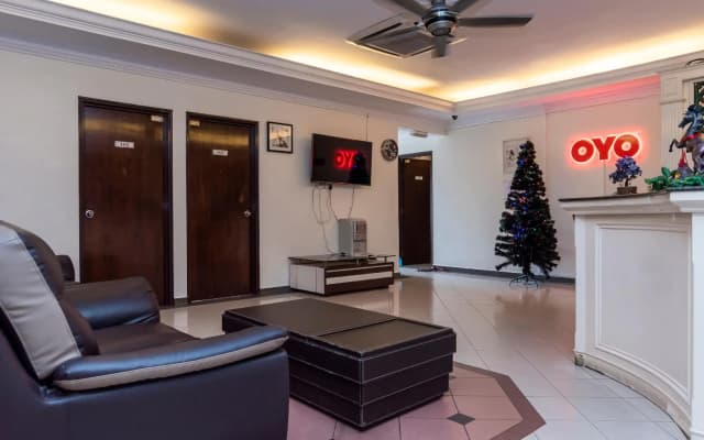 OYO 44027 Golden Horse Hotel - photo 2