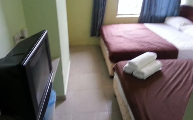 Century Rest Inn - photo 5