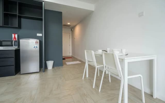 OYO Home 43951 Fair  Studio Empire City Marriot - photo 4
