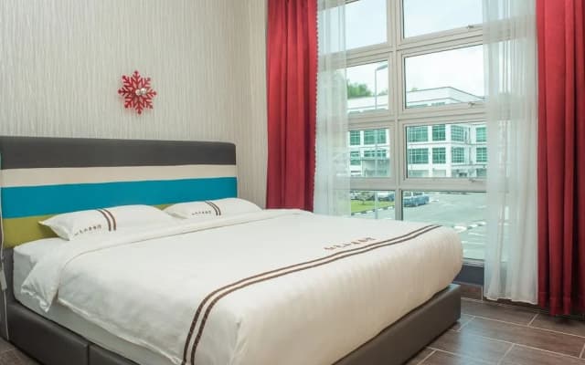 Red's Hotel - photo 4
