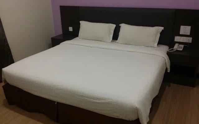 MJ Hotel - photo 4