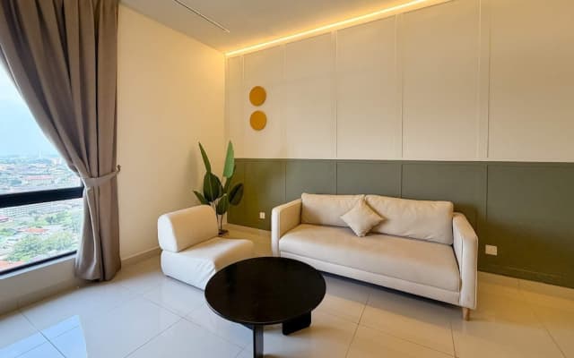 Modern 2BR Stay, Pool, Near Jonker St Melaka - photo 5