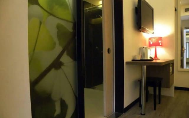 Yan Hotel - photo 3