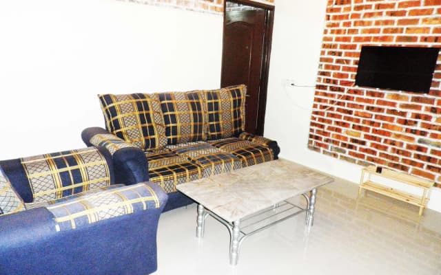EFM Guest House - photo 4