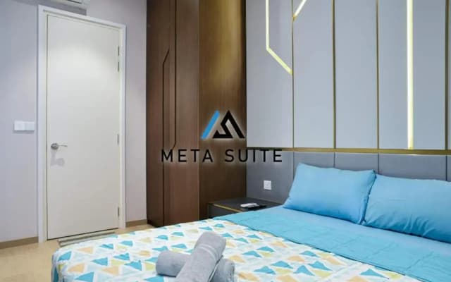 Sky pool 4 star hotel grade stay in i-City - photo 5